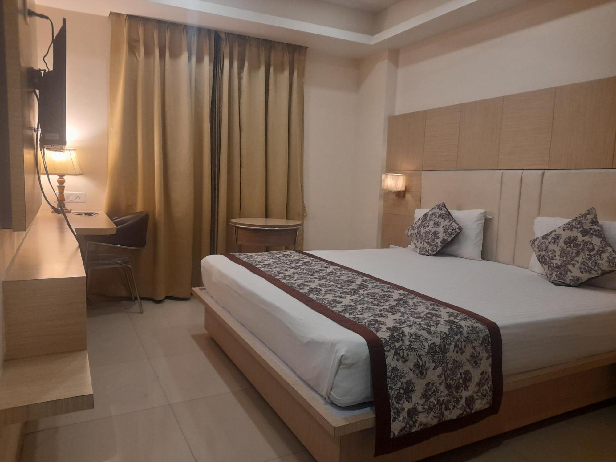 Variety Inn Patna  Extérieur photo