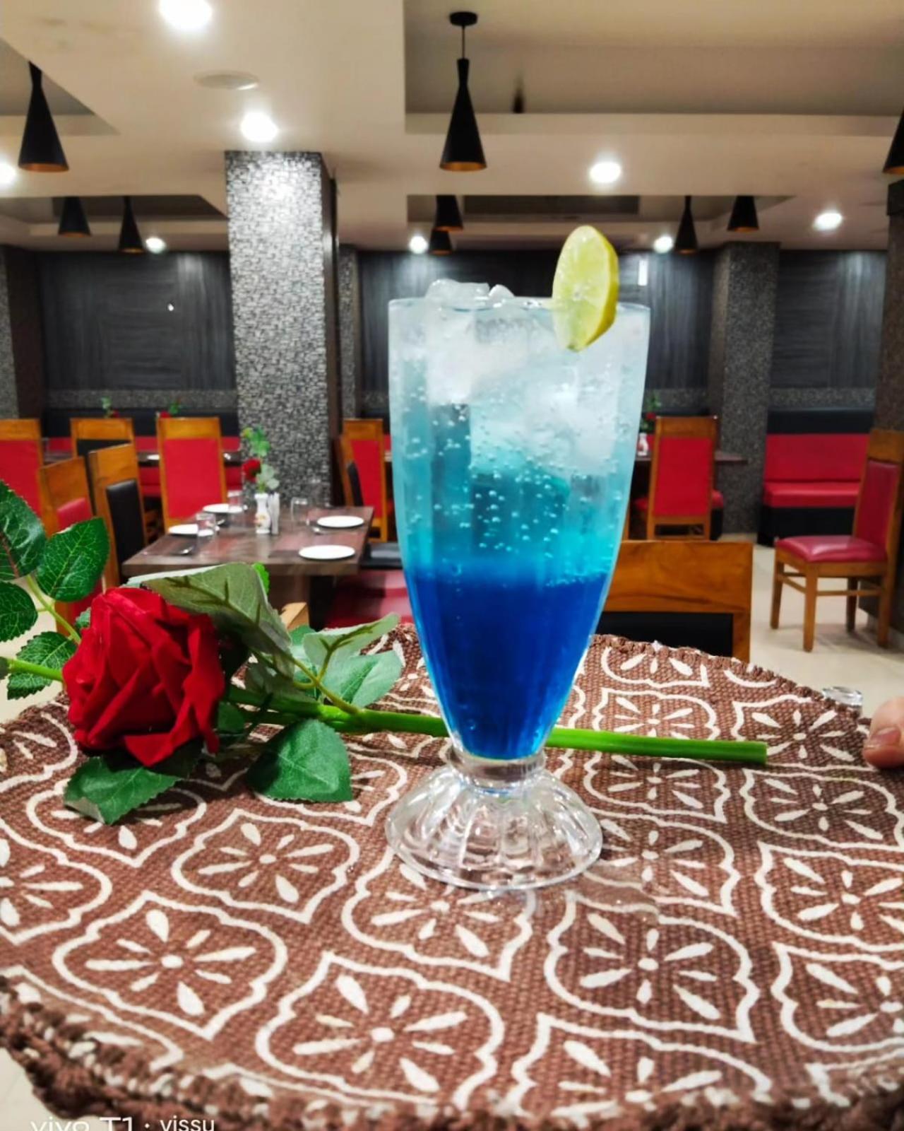 Variety Inn Patna  Extérieur photo