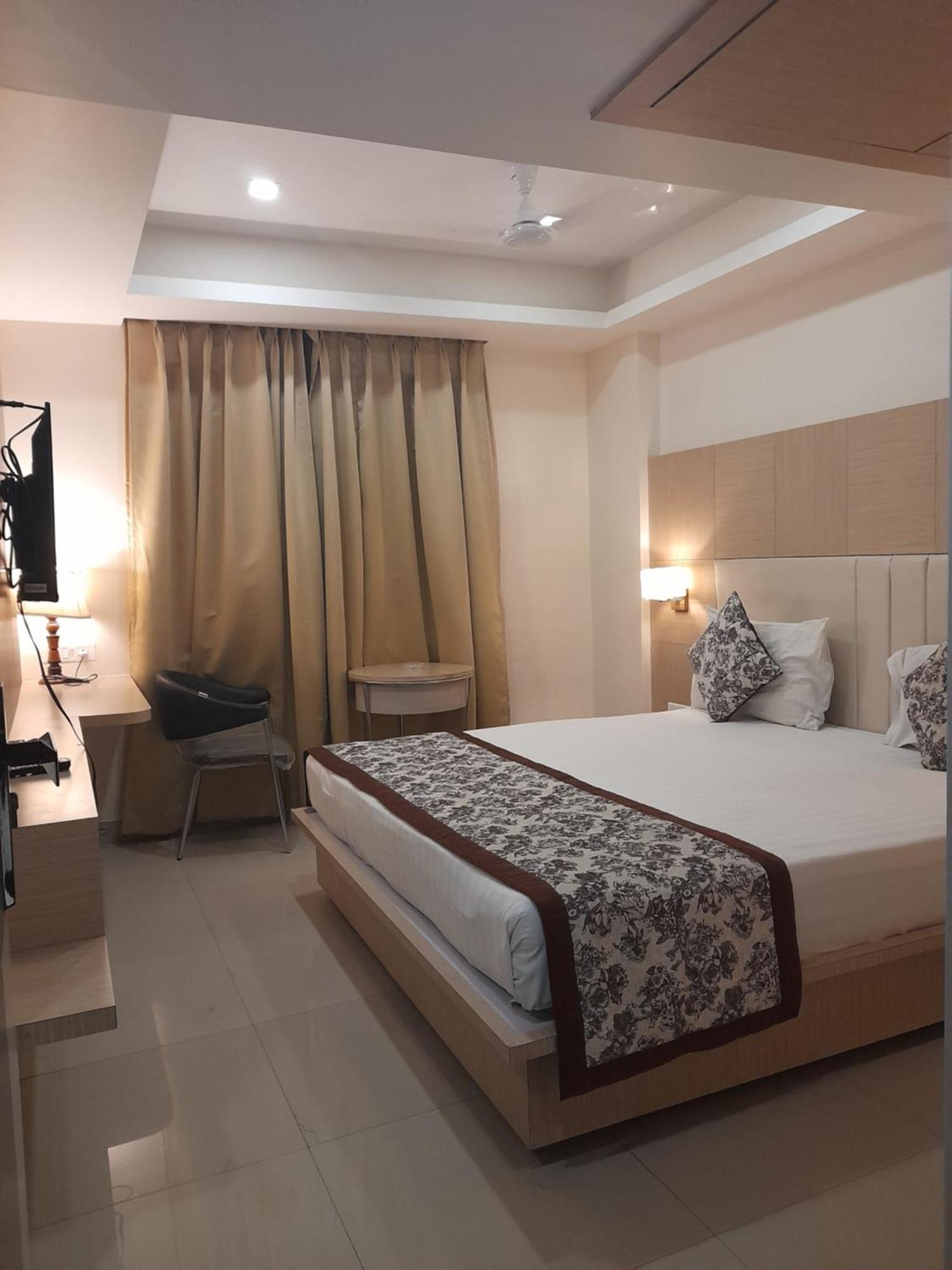 Variety Inn Patna  Extérieur photo
