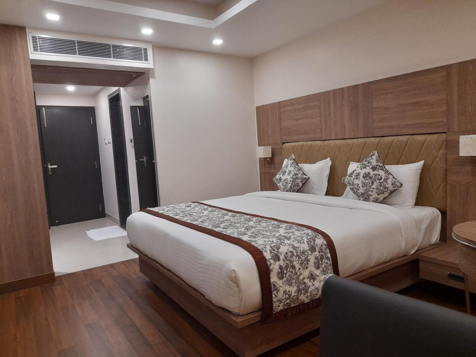 Variety Inn Patna  Extérieur photo